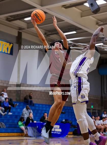 Thumbnail 2 in Fresno Christian vs. Ridgeview photogallery.