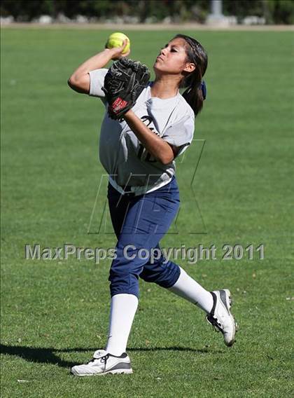 Thumbnail 2 in Notre Dame @ Bellarmine-Jefferson photogallery.