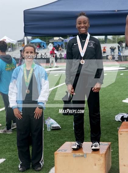 Thumbnail 3 in CIF NCS Meet of Champions (Girls 200 Meter) photogallery.