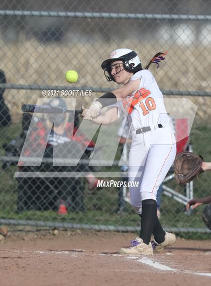 Thumbnail 2 in Fisher Catholic vs Amanda-Clearcreek photogallery.