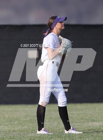 Thumbnail 2 in Fisher Catholic vs Amanda-Clearcreek photogallery.