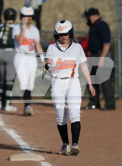 Thumbnail 2 in Fisher Catholic vs Amanda-Clearcreek photogallery.