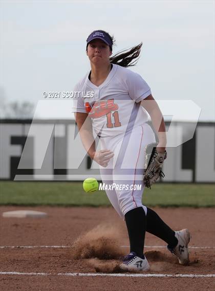 Thumbnail 2 in Fisher Catholic vs Amanda-Clearcreek photogallery.