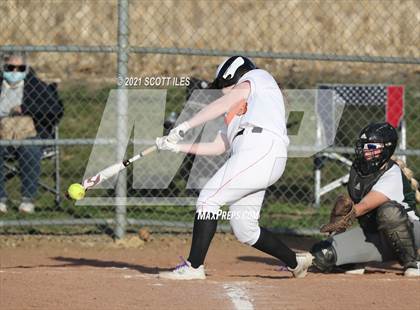 Thumbnail 2 in Fisher Catholic vs Amanda-Clearcreek photogallery.