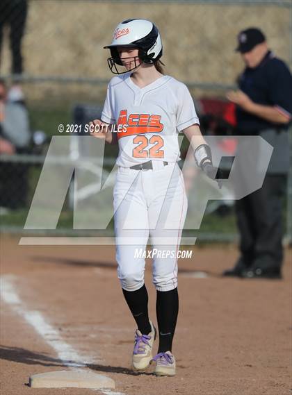 Thumbnail 1 in Fisher Catholic vs Amanda-Clearcreek photogallery.