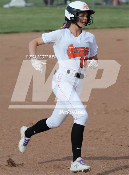 Thumbnail 3 in Fisher Catholic vs Amanda-Clearcreek photogallery.