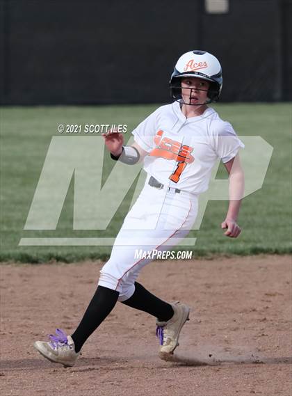 Thumbnail 3 in Fisher Catholic vs Amanda-Clearcreek photogallery.