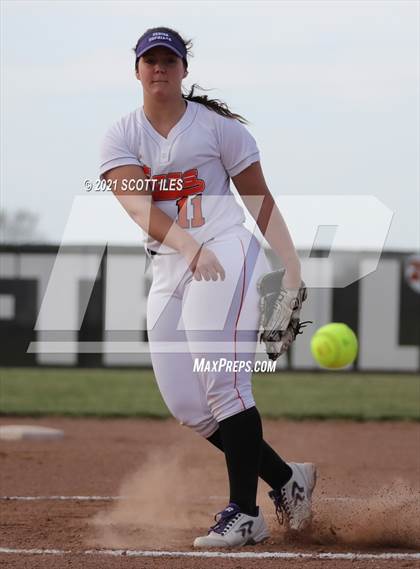 Thumbnail 1 in Fisher Catholic vs Amanda-Clearcreek photogallery.