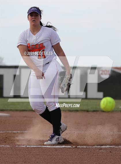 Thumbnail 2 in Fisher Catholic vs Amanda-Clearcreek photogallery.