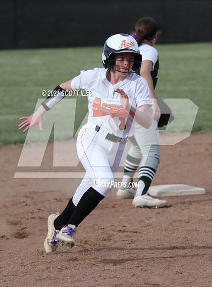 Thumbnail 2 in Fisher Catholic vs Amanda-Clearcreek photogallery.