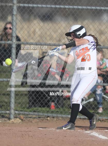 Thumbnail 2 in Fisher Catholic vs Amanda-Clearcreek photogallery.