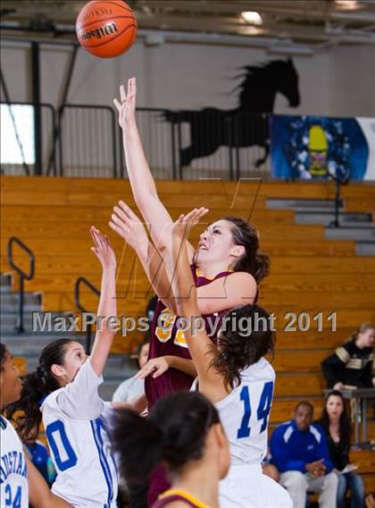 Thumbnail 1 in Deer Park vs Jay [John] (McDonald's Texas Invitational) photogallery.