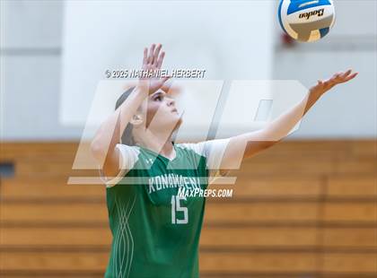 Thumbnail 3 in Hawaii Prep vs Konawaena photogallery.
