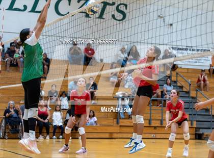 Thumbnail 1 in Hawaii Prep vs Konawaena photogallery.