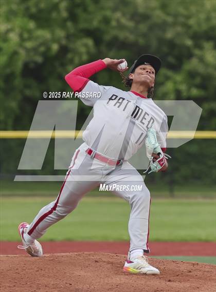 Thumbnail 2 in Patchogue-Medford vs Longwood (NYSPHSAA AAA Round 2) photogallery.