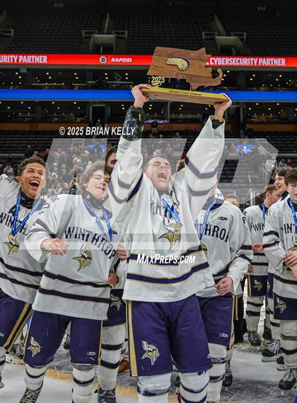 Thumbnail 3 in  Winthrop vs Dedham (MIAA Division 4 Final) photogallery.