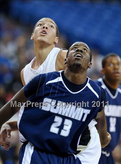 Thumbnail 3 in Archbishop Mitty vs. Summit (CIF State D2 Final) photogallery.