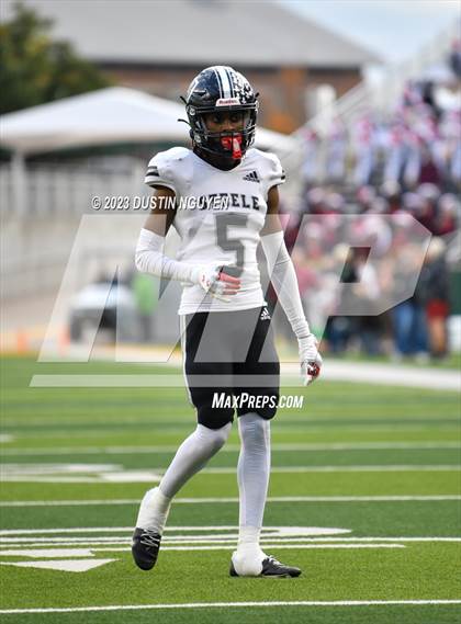 Thumbnail 3 in Summer Creek vs. Steele (UIL Football 6A Division II Semifinal) photogallery.