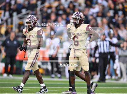 Thumbnail 3 in Summer Creek vs. Steele (UIL Football 6A Division II Semifinal) photogallery.