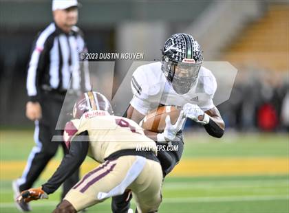 Thumbnail 1 in Summer Creek vs. Steele (UIL Football 6A Division II Semifinal) photogallery.