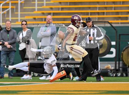 Thumbnail 1 in Summer Creek vs. Steele (UIL Football 6A Division II Semifinal) photogallery.