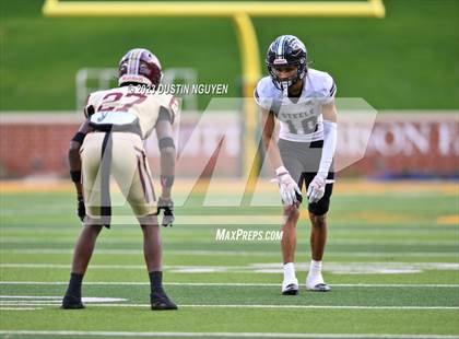 Thumbnail 2 in Summer Creek vs. Steele (UIL Football 6A Division II Semifinal) photogallery.