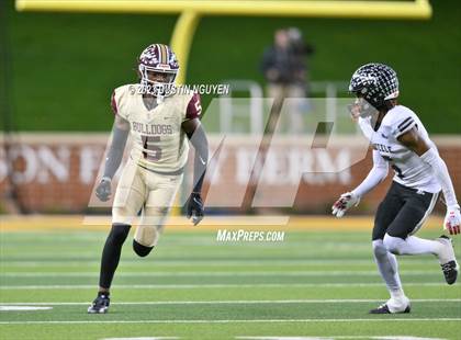 Thumbnail 2 in Summer Creek vs. Steele (UIL Football 6A Division II Semifinal) photogallery.
