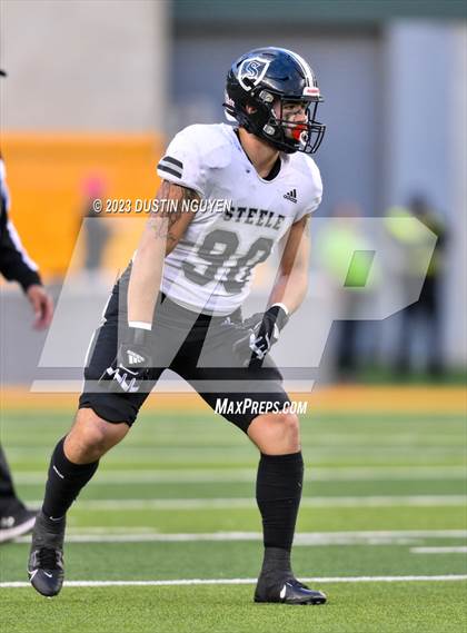 Thumbnail 2 in Summer Creek vs. Steele (UIL Football 6A Division II Semifinal) photogallery.