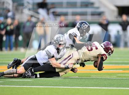 Thumbnail 1 in Summer Creek vs. Steele (UIL Football 6A Division II Semifinal) photogallery.