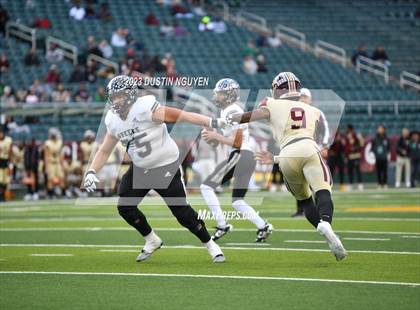 Thumbnail 3 in Summer Creek vs. Steele (UIL Football 6A Division II Semifinal) photogallery.