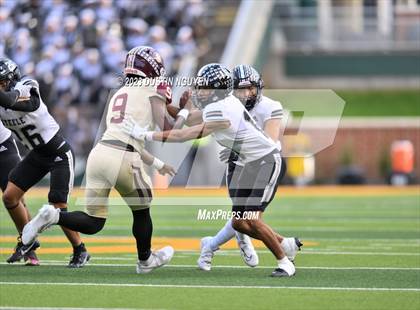 Thumbnail 3 in Summer Creek vs. Steele (UIL Football 6A Division II Semifinal) photogallery.