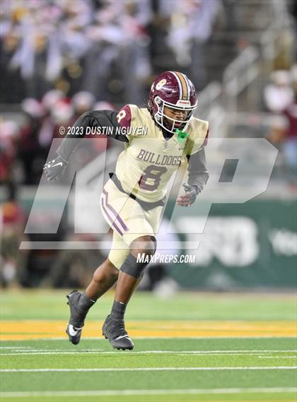 Thumbnail 1 in Summer Creek vs. Steele (UIL Football 6A Division II Semifinal) photogallery.