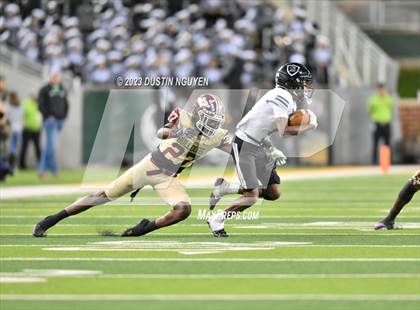 Thumbnail 3 in Summer Creek vs. Steele (UIL Football 6A Division II Semifinal) photogallery.