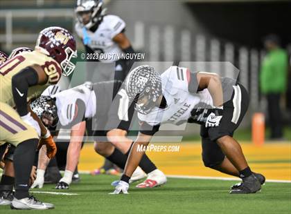 Thumbnail 2 in Summer Creek vs. Steele (UIL Football 6A Division II Semifinal) photogallery.