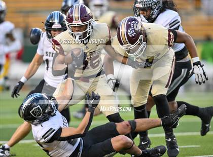 Thumbnail 2 in Summer Creek vs. Steele (UIL Football 6A Division II Semifinal) photogallery.
