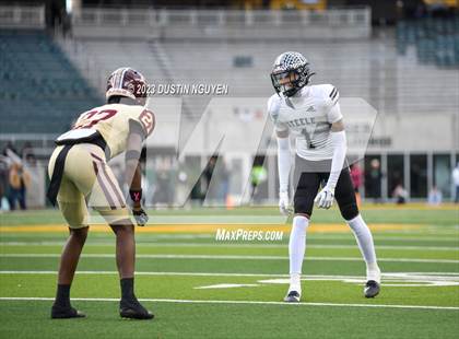 Thumbnail 2 in Summer Creek vs. Steele (UIL Football 6A Division II Semifinal) photogallery.