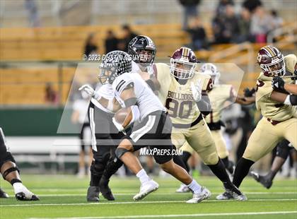 Thumbnail 3 in Summer Creek vs. Steele (UIL Football 6A Division II Semifinal) photogallery.