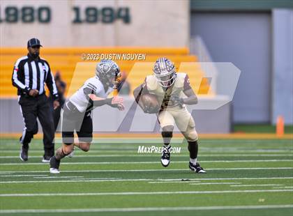 Thumbnail 2 in Summer Creek vs. Steele (UIL Football 6A Division II Semifinal) photogallery.