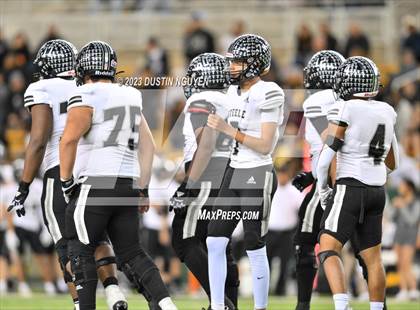 Thumbnail 2 in Summer Creek vs. Steele (UIL Football 6A Division II Semifinal) photogallery.