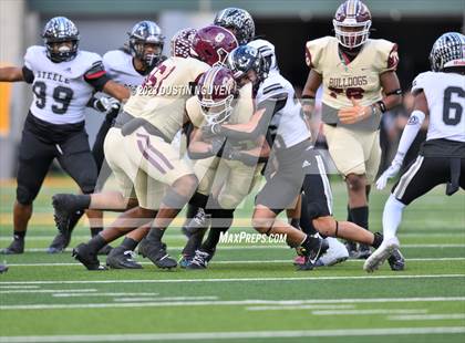 Thumbnail 2 in Summer Creek vs. Steele (UIL Football 6A Division II Semifinal) photogallery.