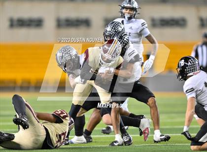 Thumbnail 2 in Summer Creek vs. Steele (UIL Football 6A Division II Semifinal) photogallery.