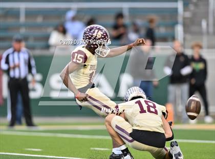 Thumbnail 2 in Summer Creek vs. Steele (UIL Football 6A Division II Semifinal) photogallery.