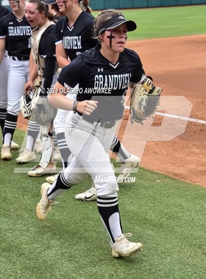 Thumbnail 3 in Grandview vs. Coahoma (UIL Softball 3A Final) photogallery.