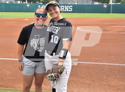Thumbnail 2 in Grandview vs. Coahoma (UIL Softball 3A Final) photogallery.