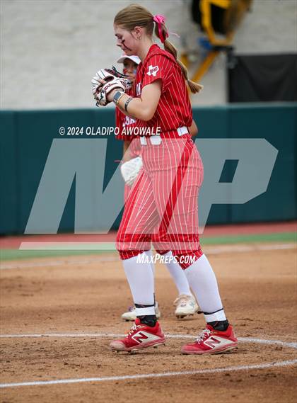 Thumbnail 3 in Grandview vs. Coahoma (UIL Softball 3A Final) photogallery.