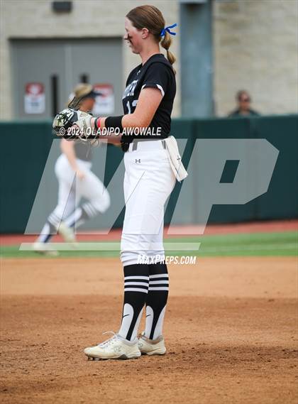 Thumbnail 2 in Grandview vs. Coahoma (UIL Softball 3A Final) photogallery.