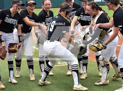 Thumbnail 2 in Grandview vs. Coahoma (UIL Softball 3A Final) photogallery.
