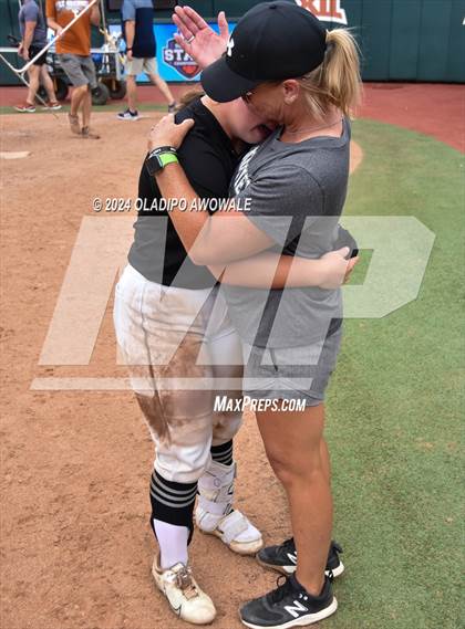Thumbnail 2 in Grandview vs. Coahoma (UIL Softball 3A Final) photogallery.