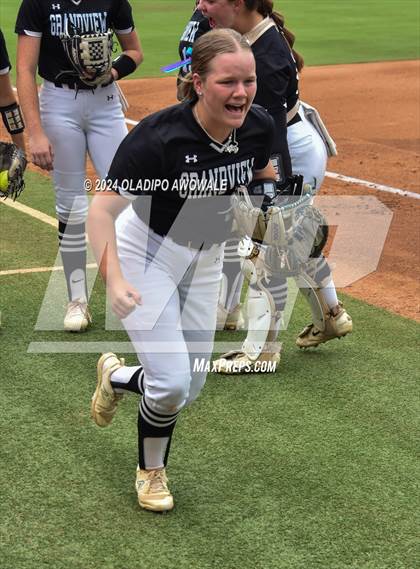 Thumbnail 1 in Grandview vs. Coahoma (UIL Softball 3A Final) photogallery.