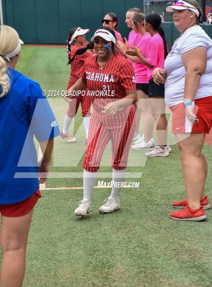 Thumbnail 1 in Grandview vs. Coahoma (UIL Softball 3A Final) photogallery.